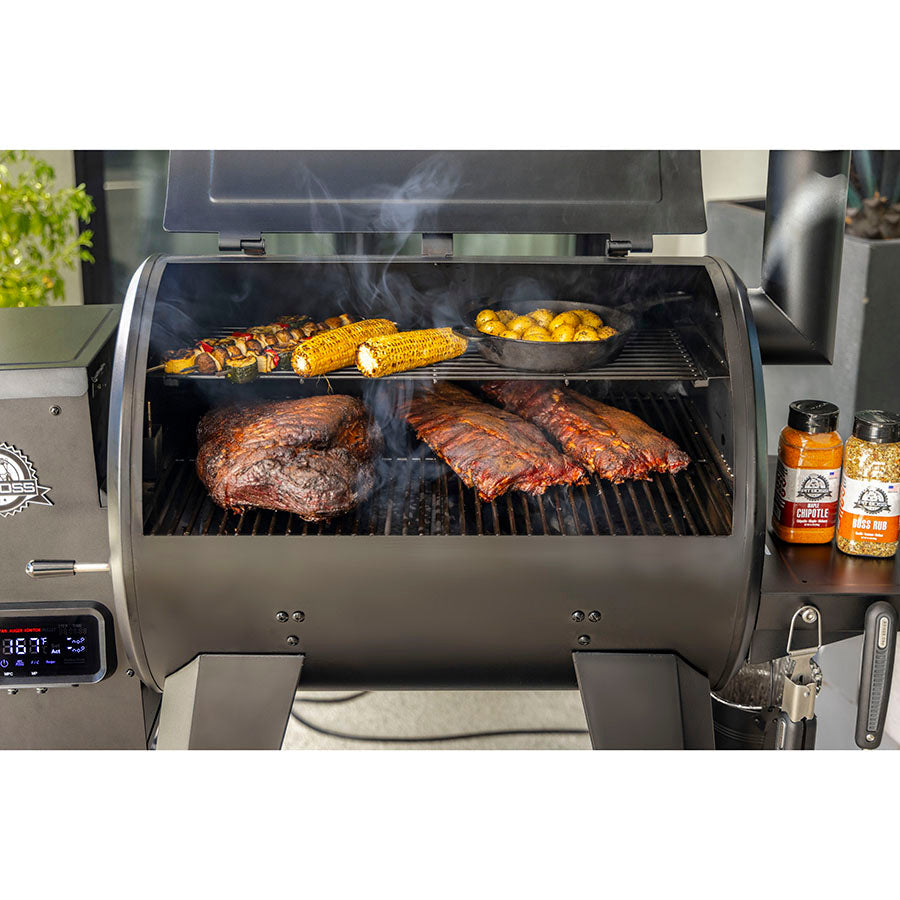 700 DX Wood Pellet Grill