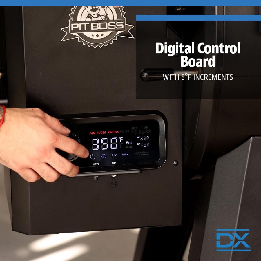 700 DX Wood Pellet Grill