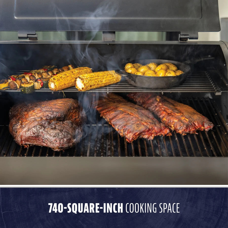 700 DX Wood Pellet Grill