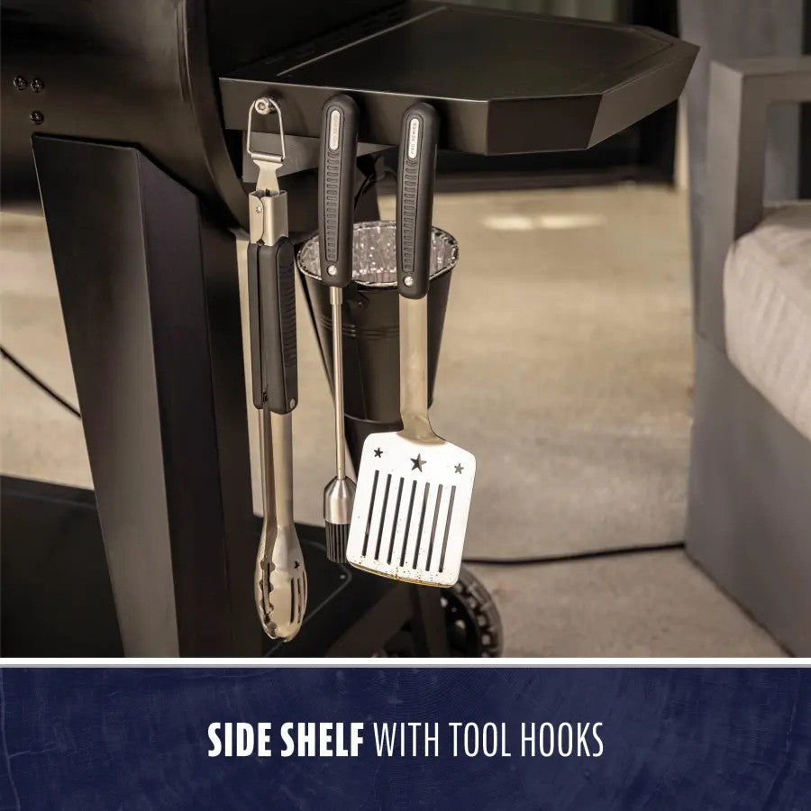 700 DX Wood Pellet Grill
