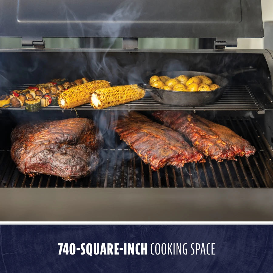 700 DX Wood Pellet Grill